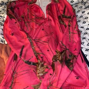 Missy oak pull over v-neck